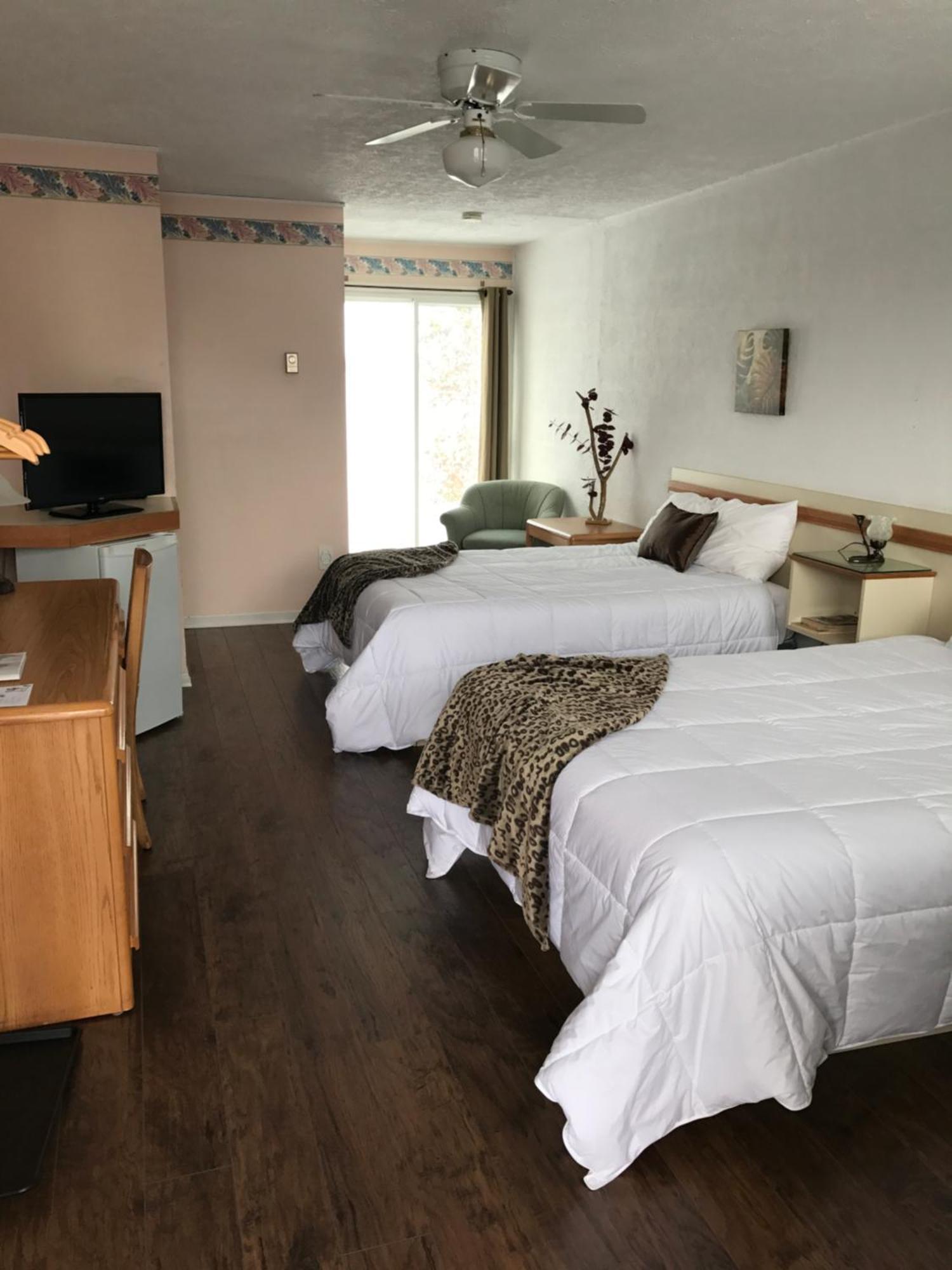 Motel Belle Riviere Saint-Jean-sur-Richelieu Zimmer foto
